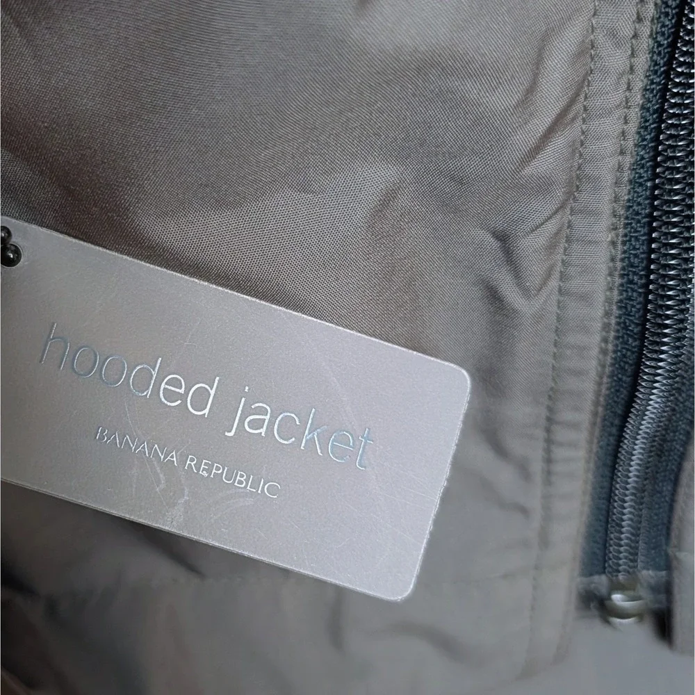 Vintage Banana‎ Republic Jacket Minimalist Zip Tech Windbreaker Pouch 2000 NWT M
